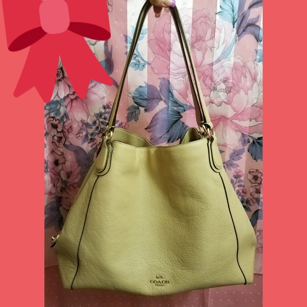 Coach Shoulder Bag In Beige